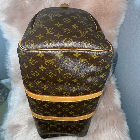 Louis Vuitton - Picture 6 of 16